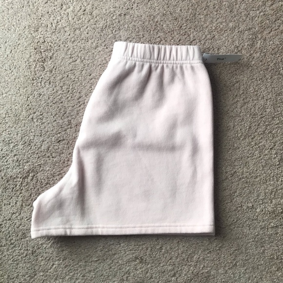 2 X NWT Aritzia TNA CozyAF Perfect High-rise Shorts - Picture 2 of 3